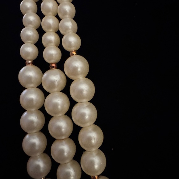 Beautiful Elegant Pearl Necklace 24 inch.Exc Condition Lux Item - Picture 5 of 9